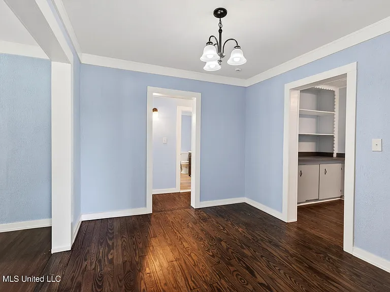 612 N Wright Ave — Photo 12