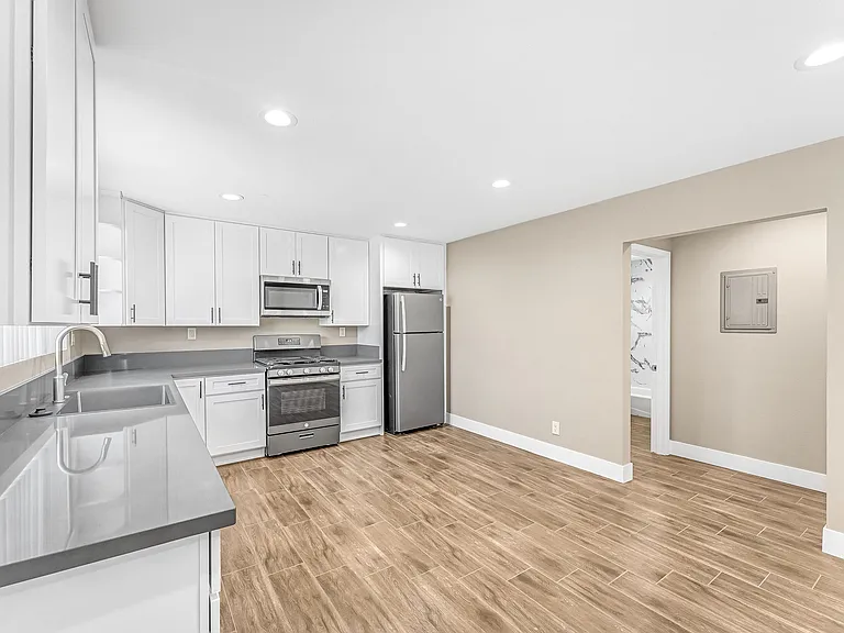 2417 W Stanford St #2 — Photo 8
