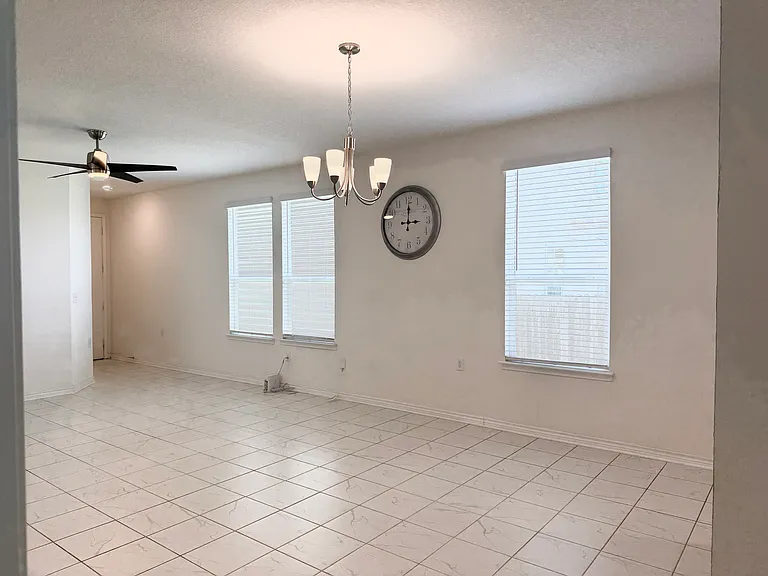 5530 Castle Brook Dr — Photo 4