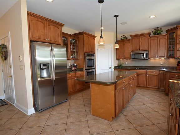 3rd image of 8182 Ascot Glen Ct