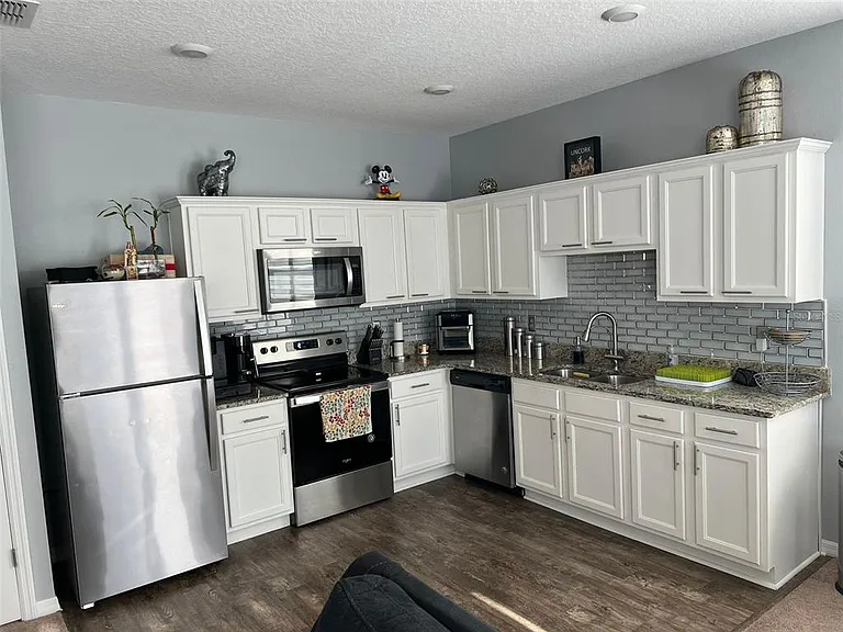 863 Grandin St — Photo 25