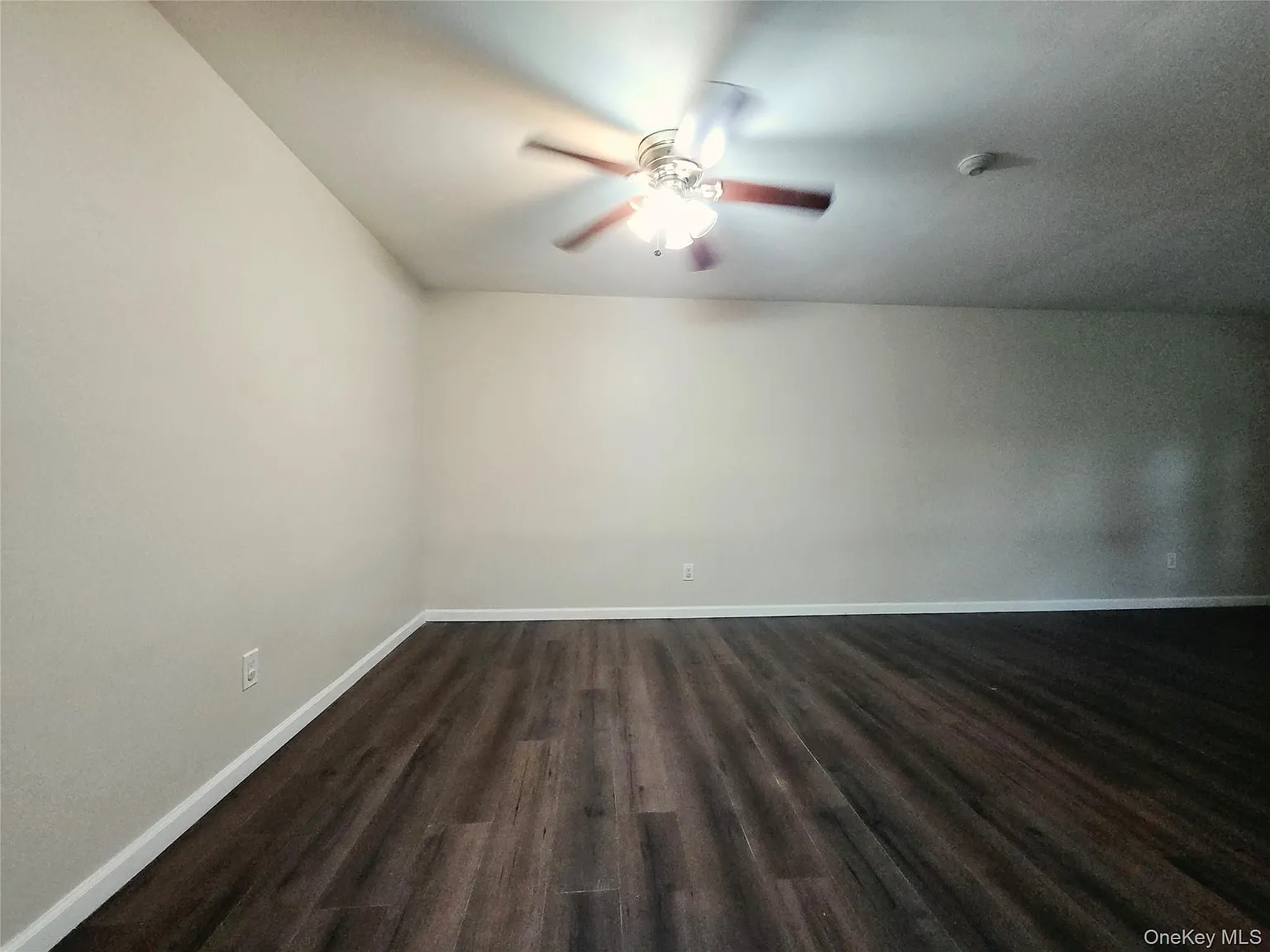 2 bed, 1.0 bath, 1000 sqft, $2,700 — Photo 3