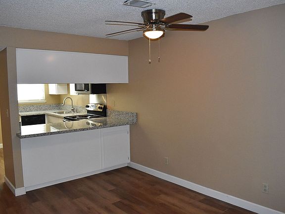 5th image of 142 Arcadia Dr