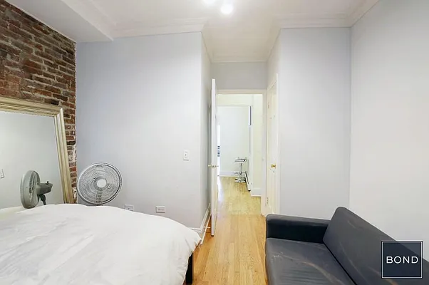 Rented by Bond New York | media 42