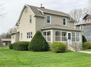 309 S 3rd Ave W, Newton, IA 50208