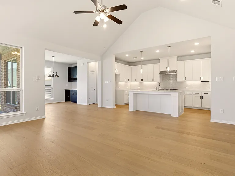 549 Cedarwood St — Photo 12