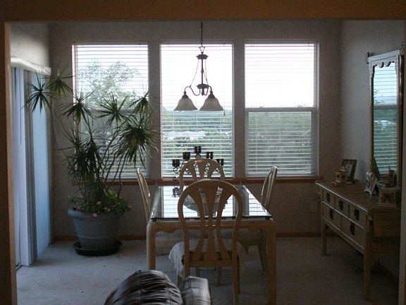 Dinning with Valley Views