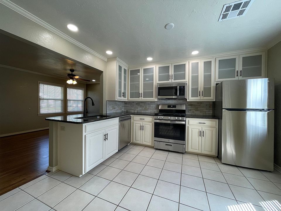 1st image of 4740 SE 23rd St