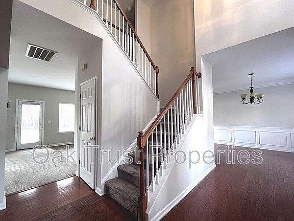 3rd image of 8653 Hickory Creek Ct
