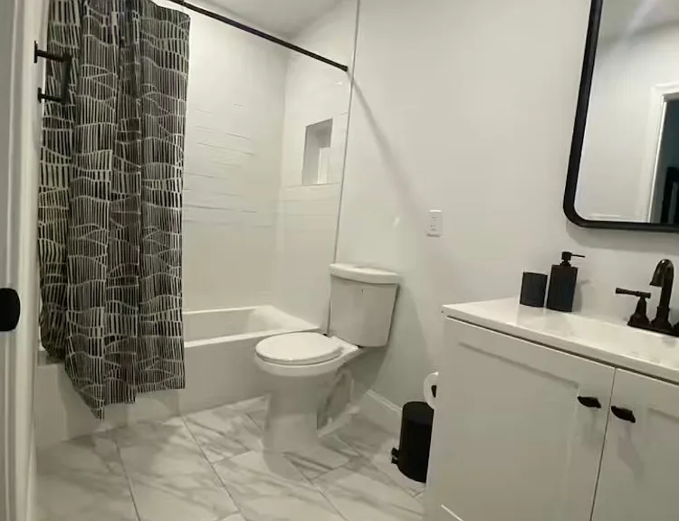 36 Hawaii Ave NE #3 — Photo 3