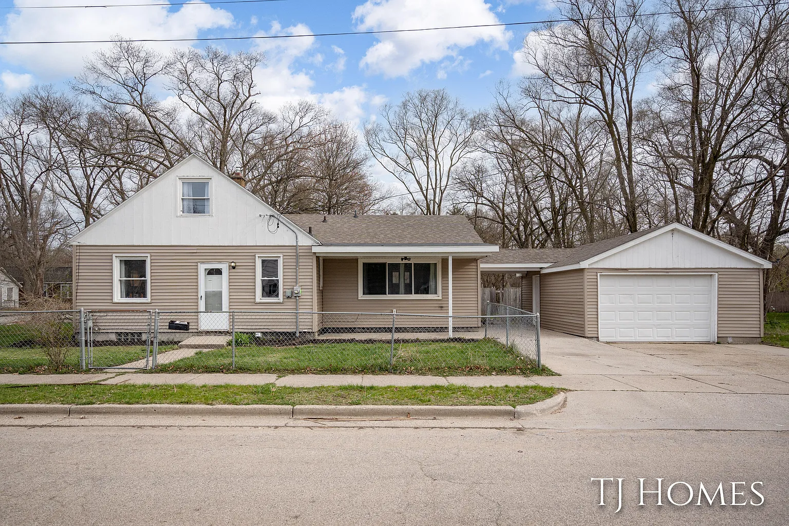 3136 9th St photo 1