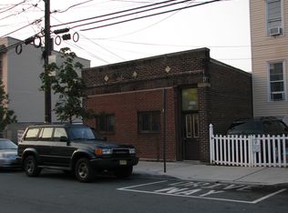704 8th St, Union City, NJ 07087