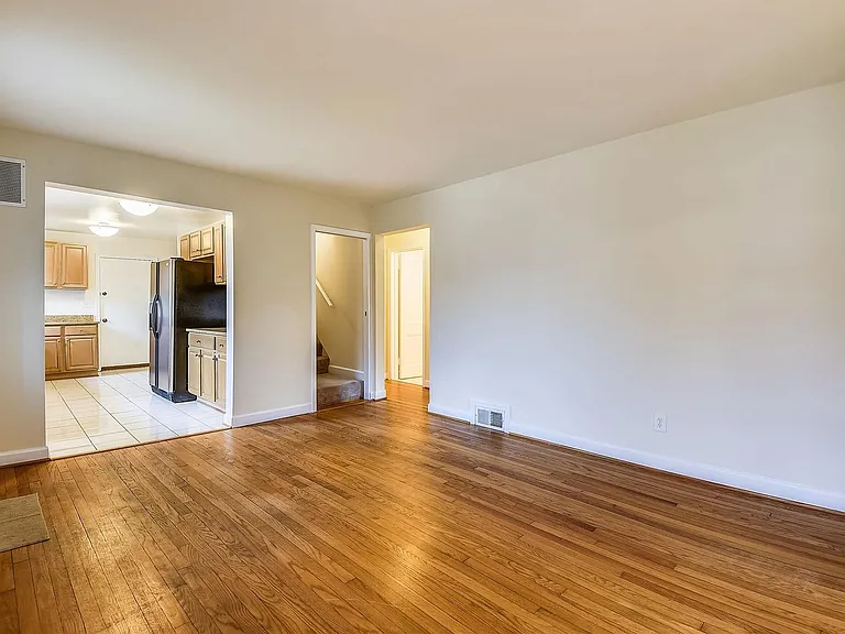 210 E Hamilton Ave — Photo 31