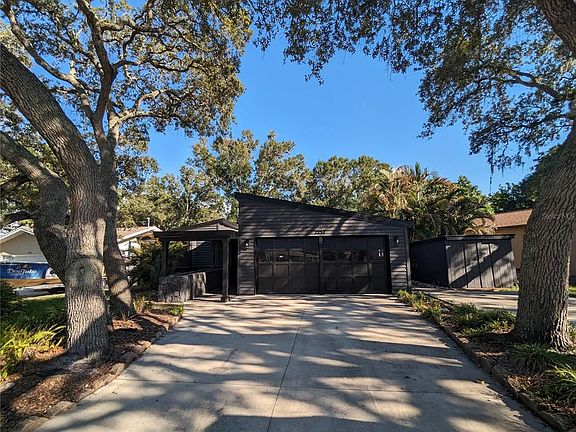 5th image of 2257 Lake Dr