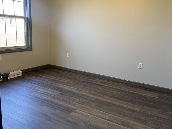 4th image of 1301 Deer Lake Rd Unit D