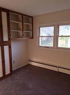 2nd image of 424 Midland Ave