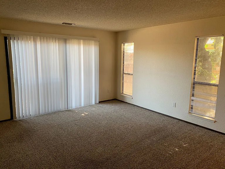 2700 Dels Ln — Photo 3