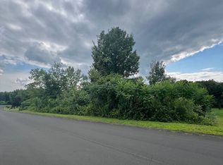 2 Hummell Ln, Southwick, MA 01077