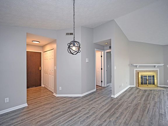 4th image of 5985-9 Meadowcreek Dr #5985-09