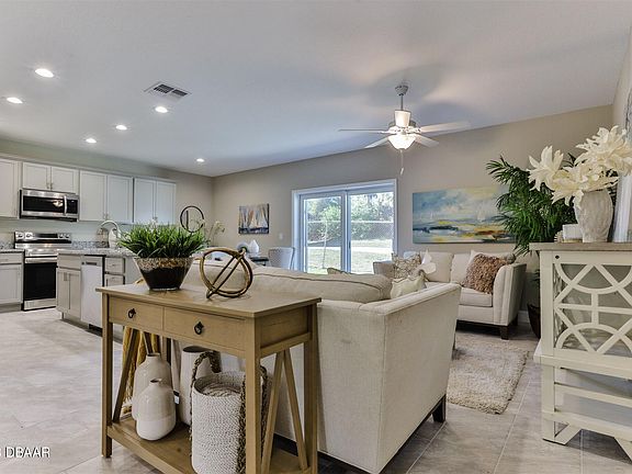 5th image of 120 Ocean Cir