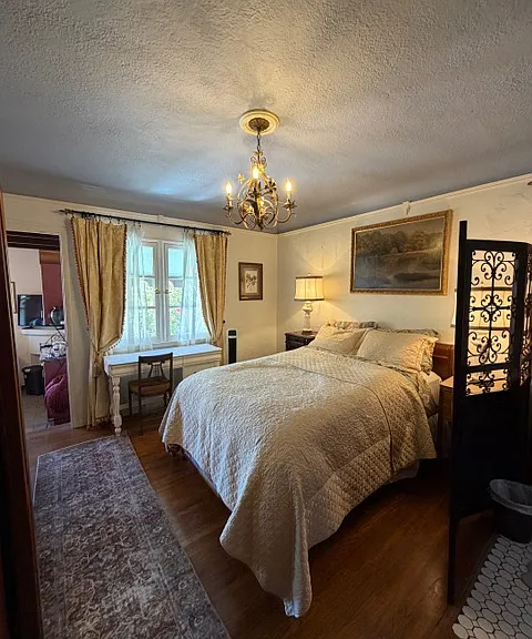 Looking back thru the Bedroom an one to Kitchen Dining