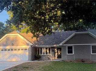 406 SE Richardson Pl, Lees Summit, MO 64063