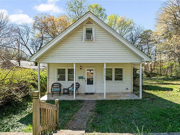 3rd image of 2211 S Hawthorne Rd