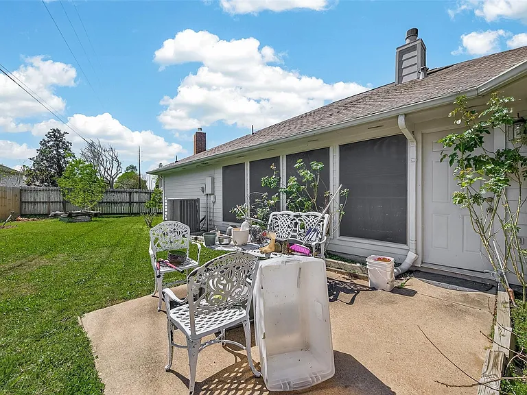 8203 Paddington Place Dr — Photo 25