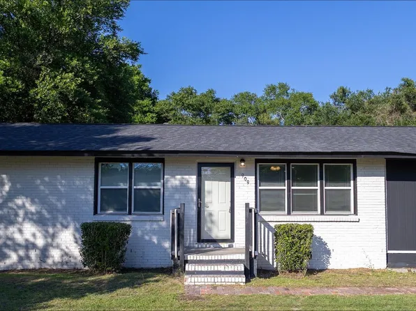 909 C St, Hartsville, SC 29550