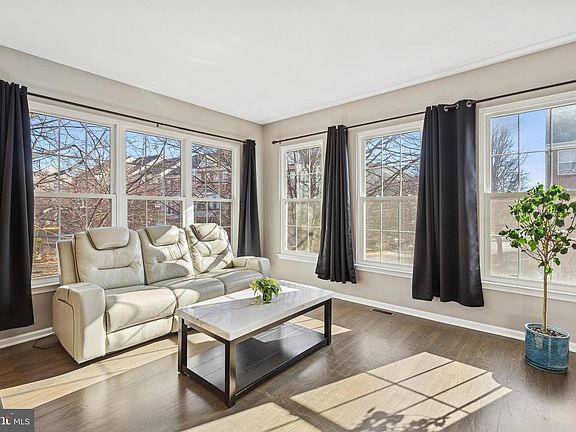2nd image of 2558 James Monroe Cir