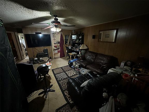 4th image of 430 W Main St