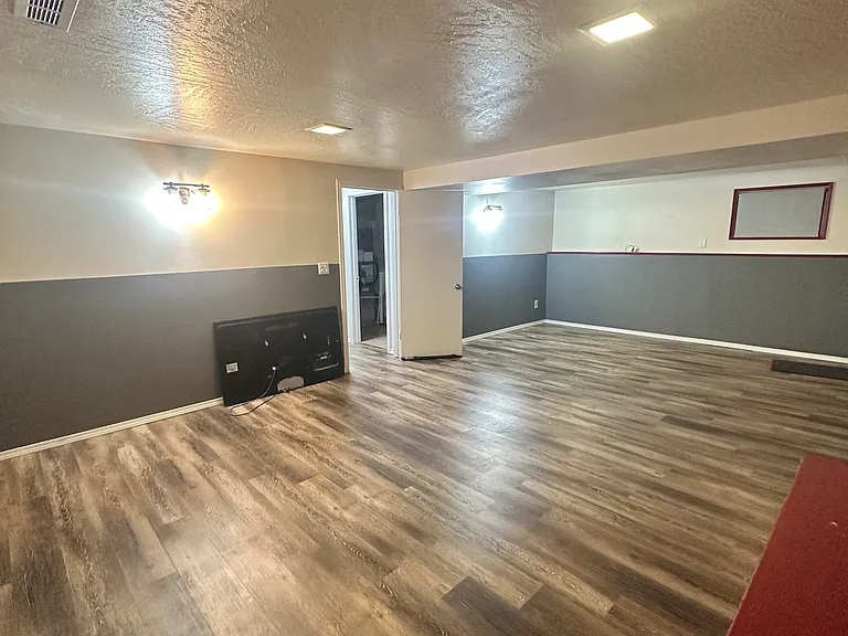 219 Thayer Dr — Photo 31