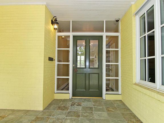 4th image of 216 Oleander Ave
