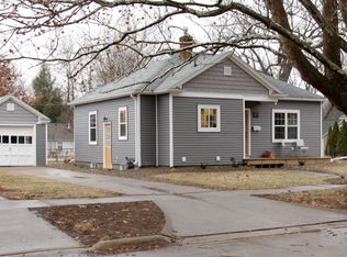 825 Roosevelt St, Iowa City, IA