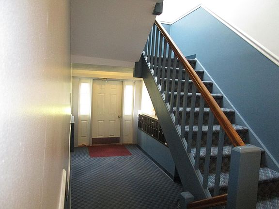 Vestibule Area, Mail Area, Steps to 2nd Floor