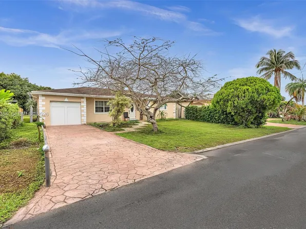 6640 Evergreen Dr, Hollywood, FL 33023