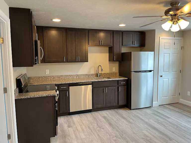 Salem Run Apartments - Phase 1 — Photo 23