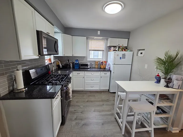 166 Carmita Ave #2 — Photo 7
