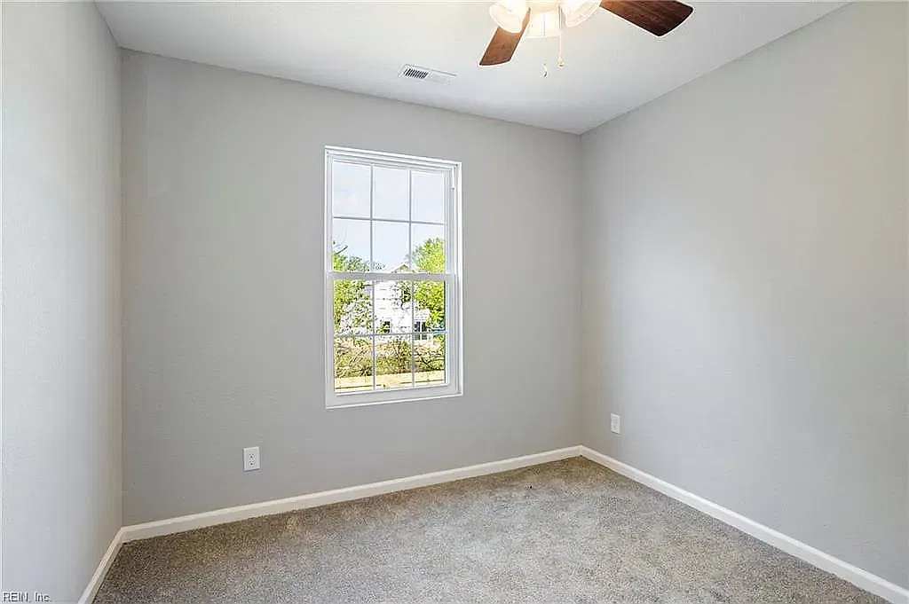 3 bed, 1200 sqft, $2,300 — Photo 2