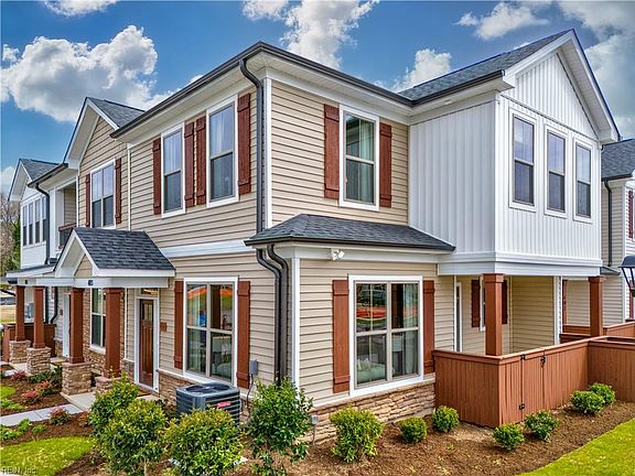 2nd image of 1404 Watermark Way
