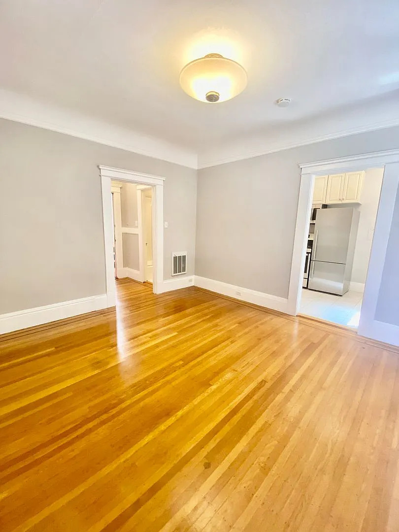 Union-Hyde Apts — Photo 2