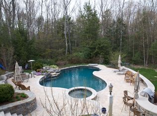 98 Country Club Rd, Avon, CT 06001