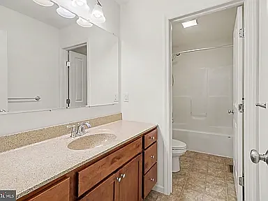 3 bed, 1820 sqft, $2,095 — Photo 4