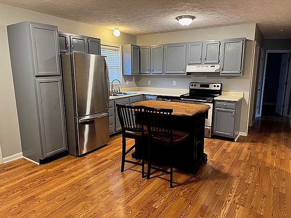 3rd image of 312 Chambliss Dr