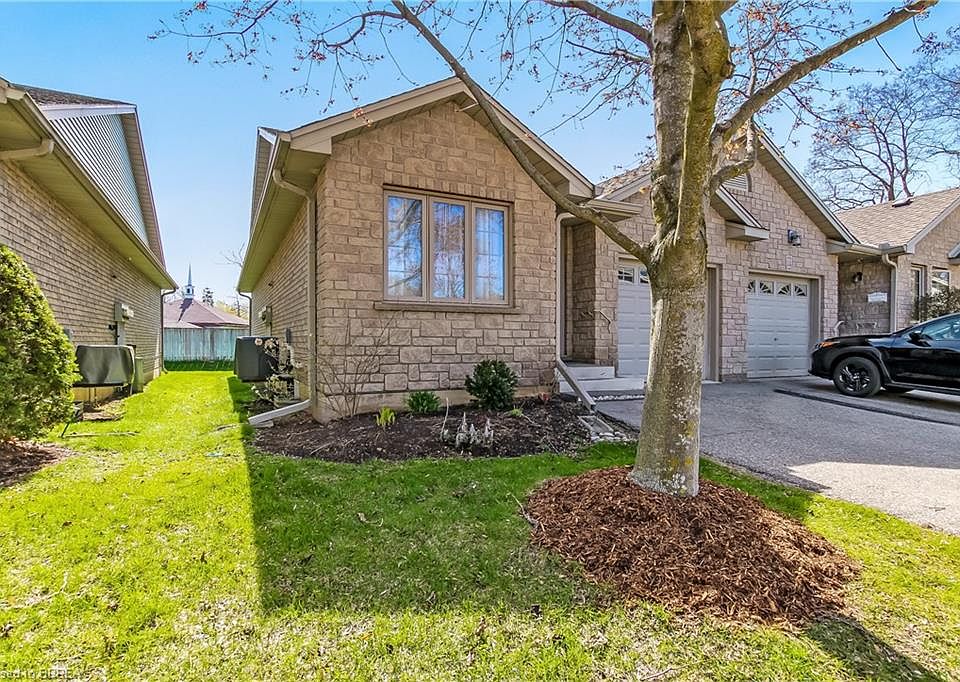 1st image of 19 Hanlon Pl #15