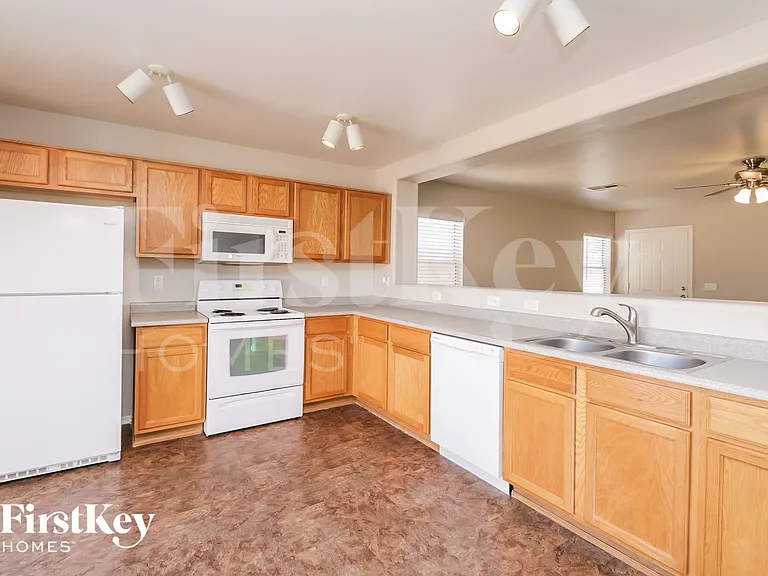 2532 E Olivine Rd — Photo 9