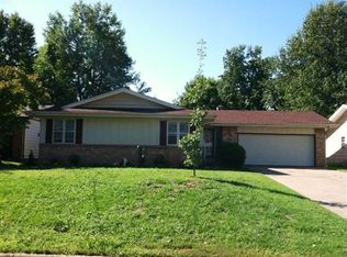 2718 E Madison St, Springfield, MO 65802