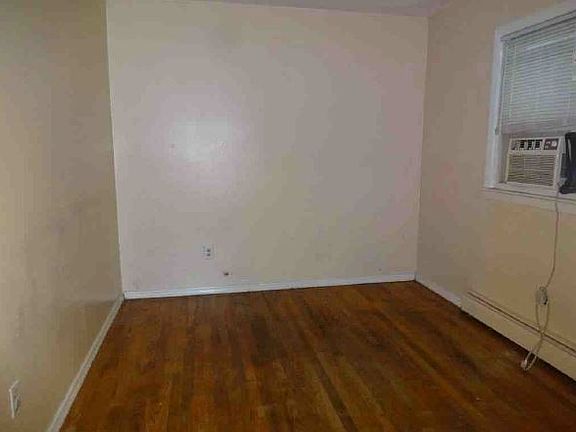 4th image of 278 Randolph Ave