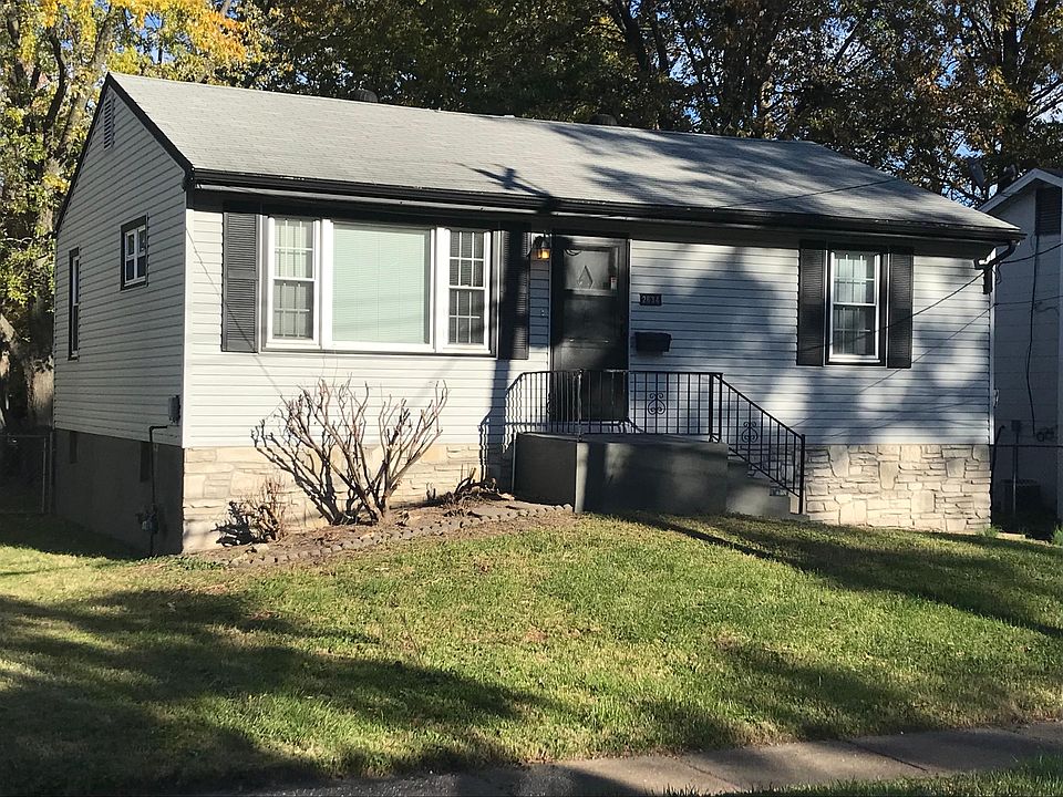 1st image of 2634 W Tennyson Ave