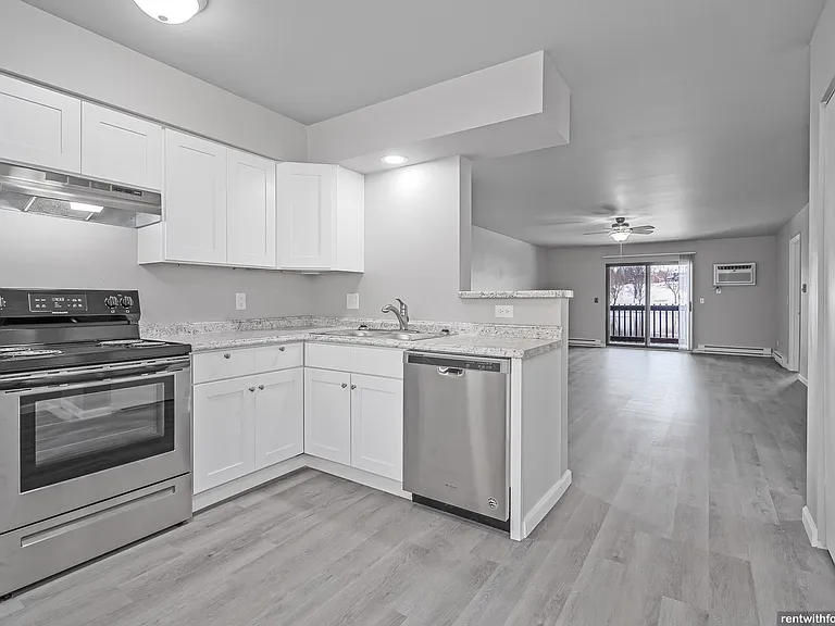 410 Fox Shores Dr — Photo 27